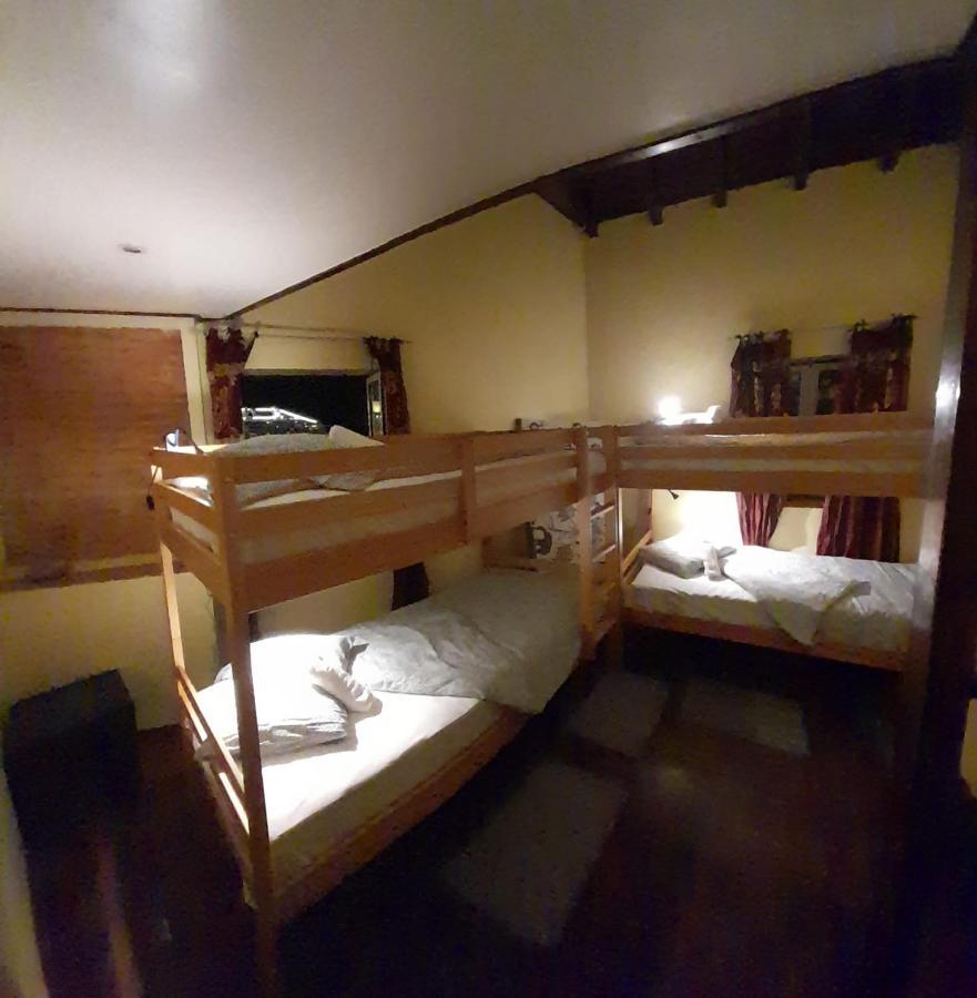 Pequeno Hostel Lisbona Esterno foto