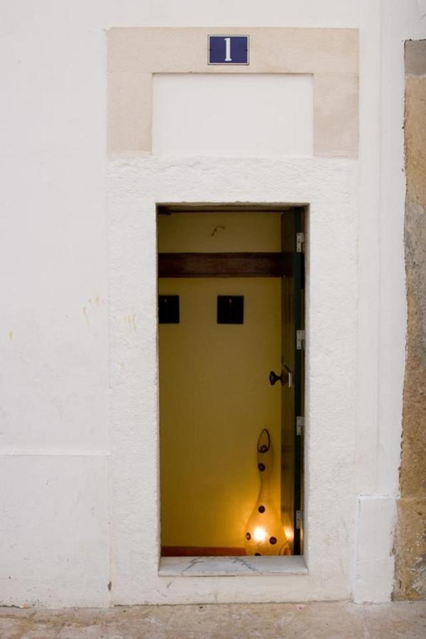 Pequeno Hostel Lisbona Esterno foto